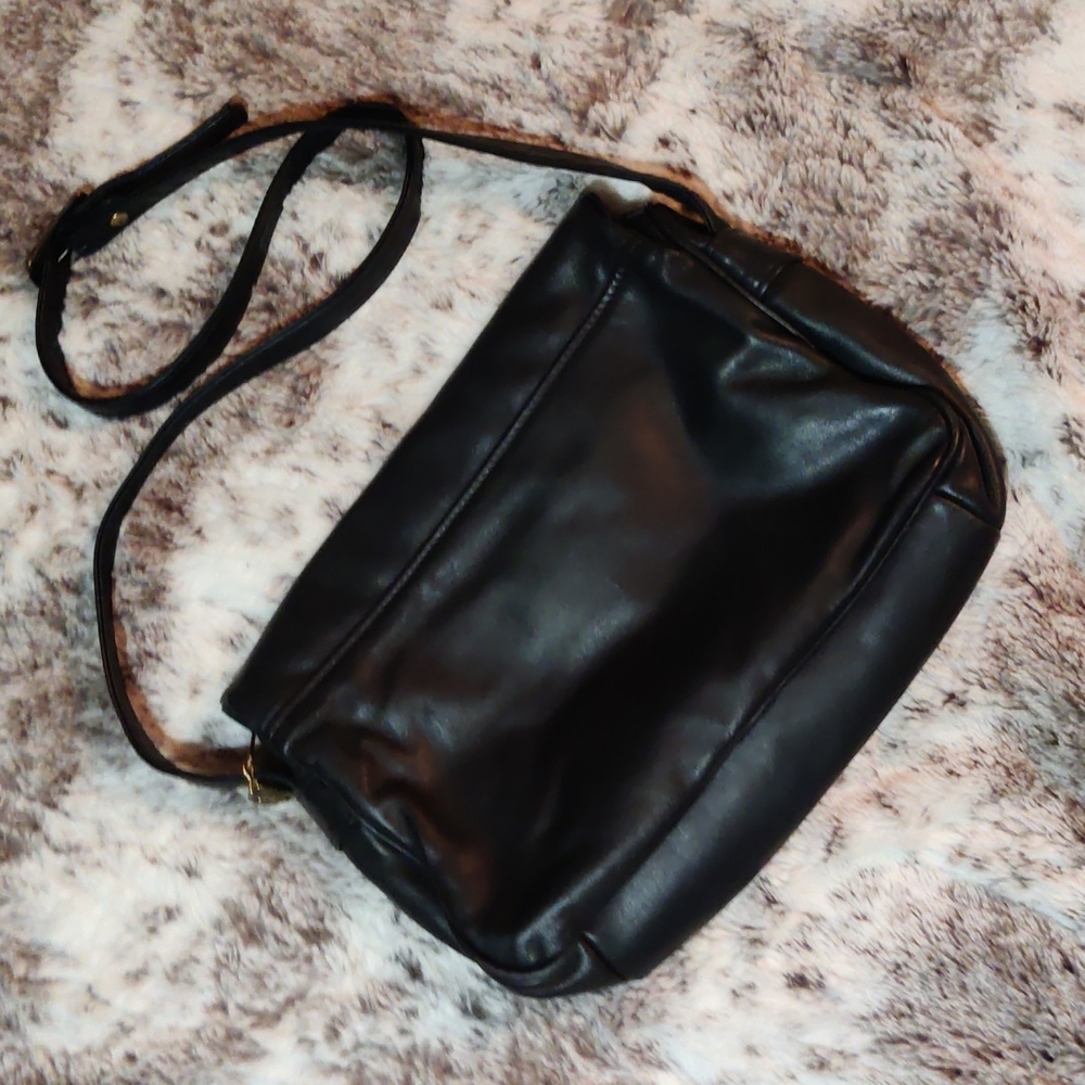Stone Mountain Black Leather Crossbody - Picture 2 of 9